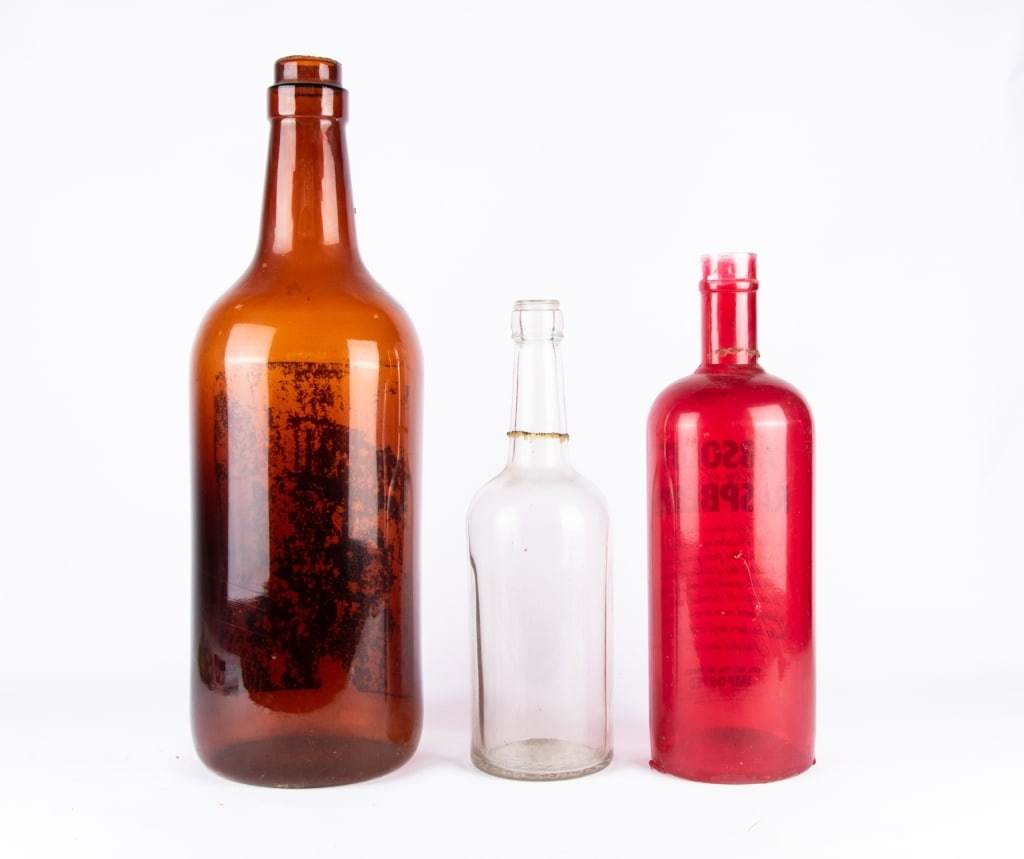 THREE LARGE VINTAGE LIQUOR BOTTLES - 2