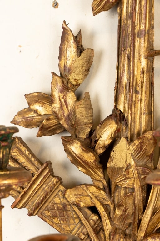 20TH CENTURY FRENCH GILT WOOD WALL SCONCE - 5