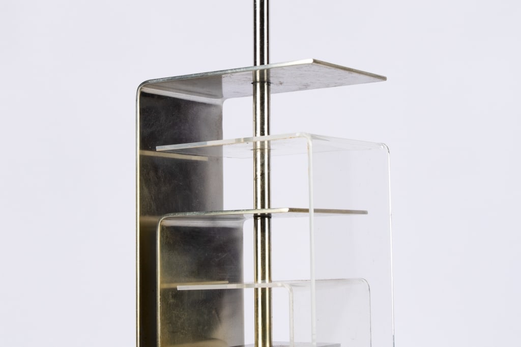 MCM LUCITE & CHROME TABLE LAMP - 4