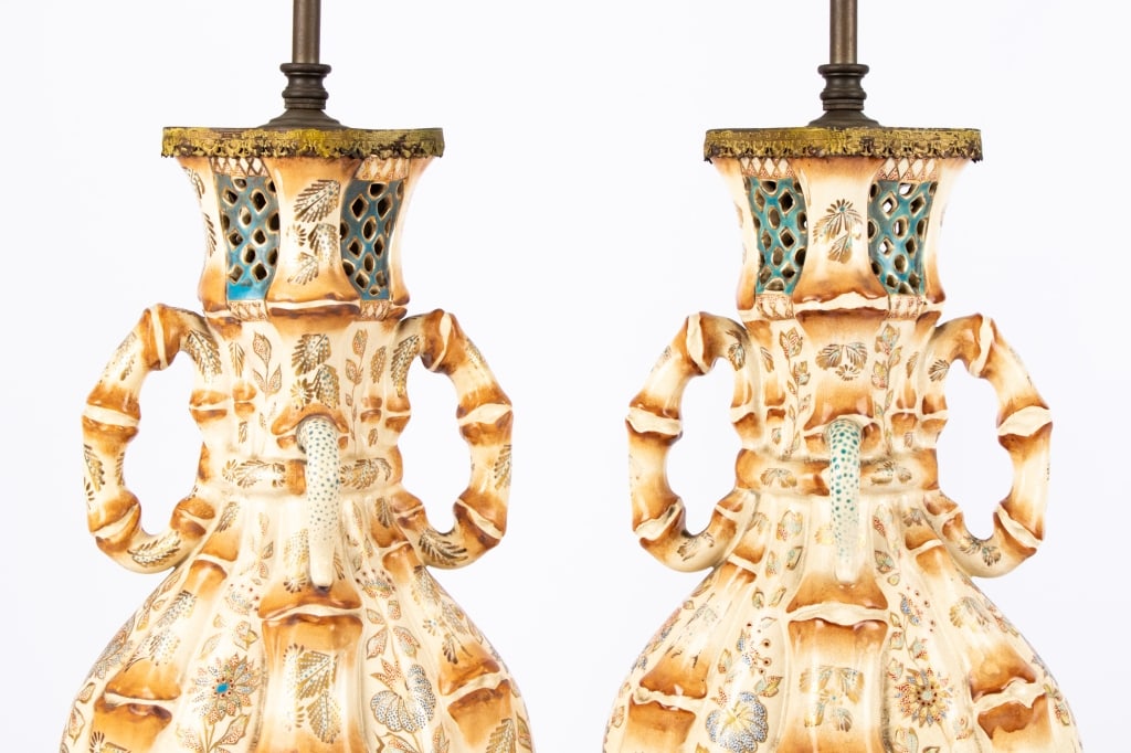 PAIR OF HOLLYWOOD REGENCY TABLE LAMPS - 3