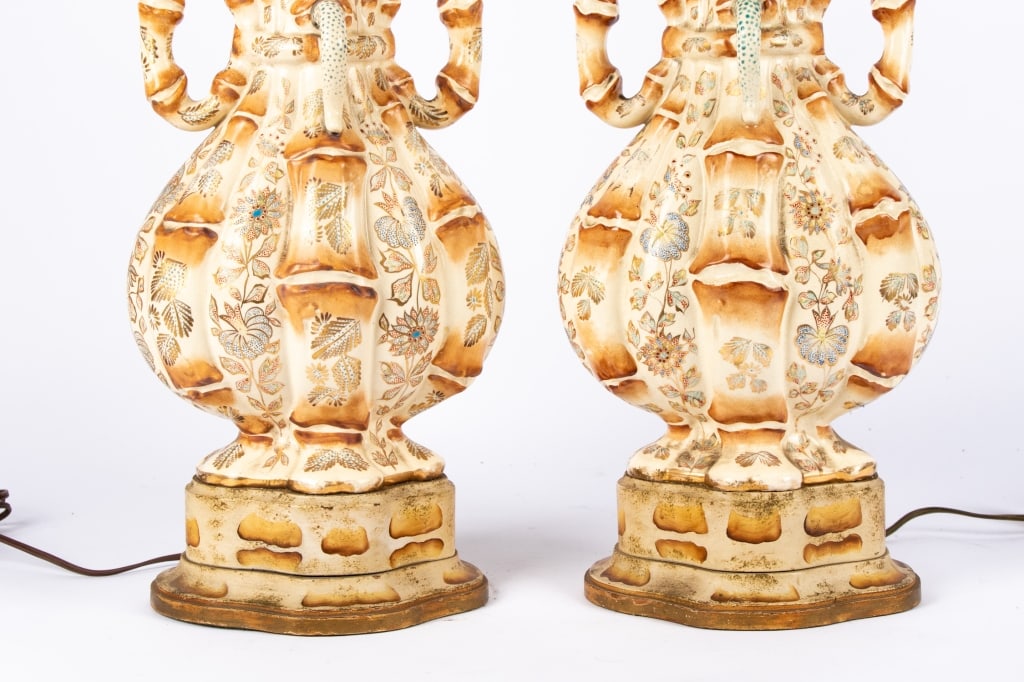 PAIR OF HOLLYWOOD REGENCY TABLE LAMPS - 4