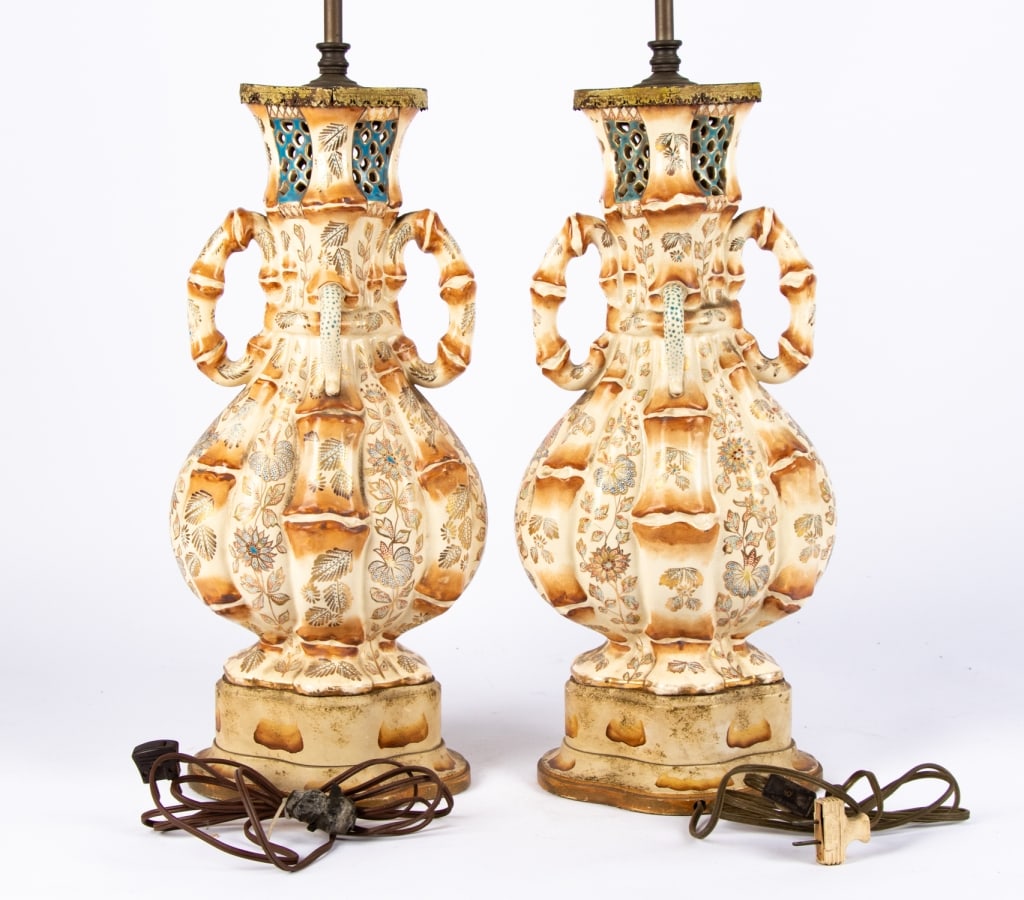 PAIR OF HOLLYWOOD REGENCY TABLE LAMPS - 6