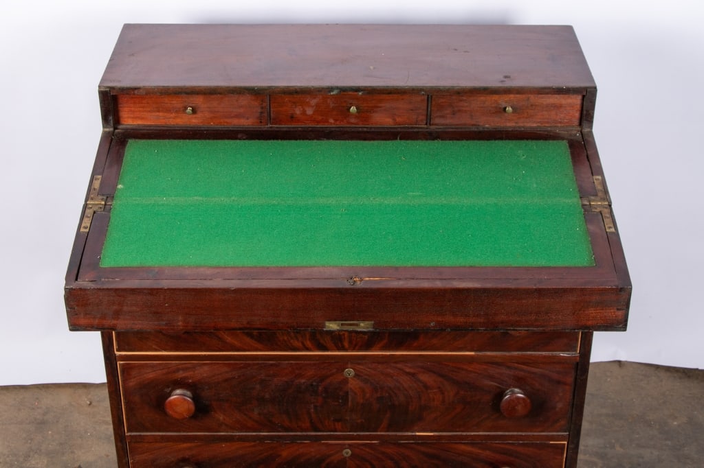 AMERICAN COLLECTOR’S CABINET - 4