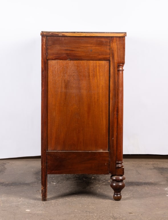 19TH C. MAHOGANY CHEST OF DRAWERS - 7