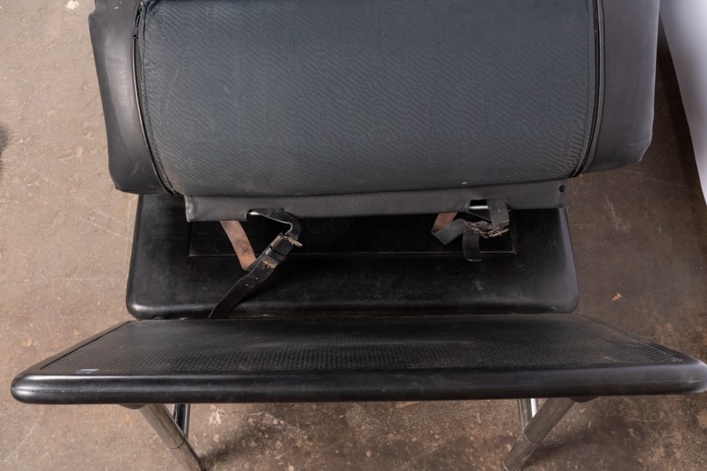 MODERN QUOTA LEATHER CHAISE LOUNGE - 5