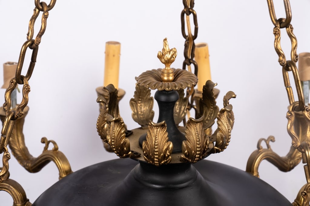 EMPIRE STYLE BRASS AND TOLE 12-ARM CHANDELIER - 4