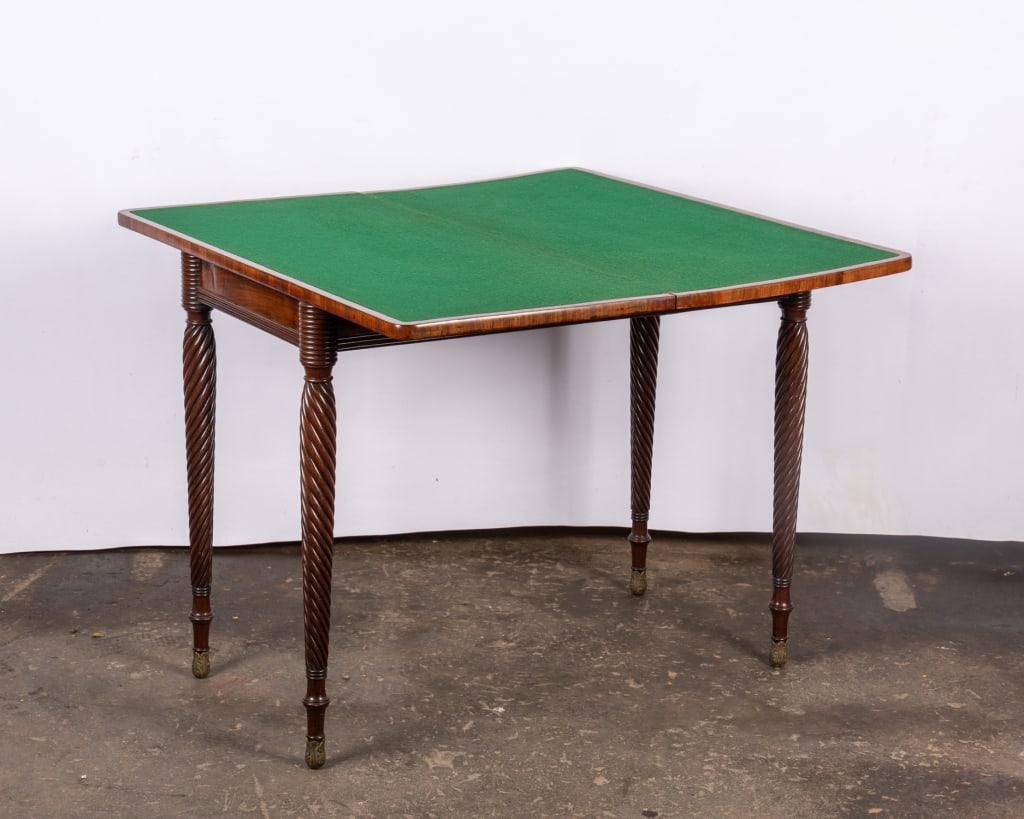 MAHOGANY GAME TABLE WITH ROPE TWIST LEGS - 2