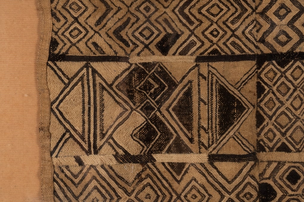 FRAMED AFRICAN KUBA TEXTILE - 4