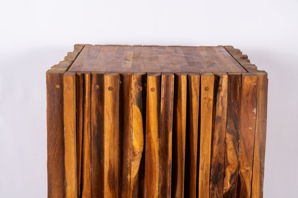 RUSTIC WOOD PEDESTAL - 3