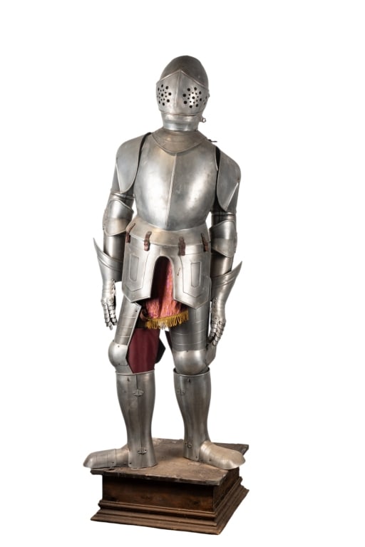 20TH CENTURY MARTO SUIT OF ARMOR (1 of 6)