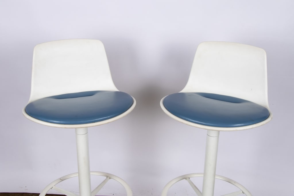 PAIR OF MID CENTURY ENEA LOTTUS BAR STOOLS - 4