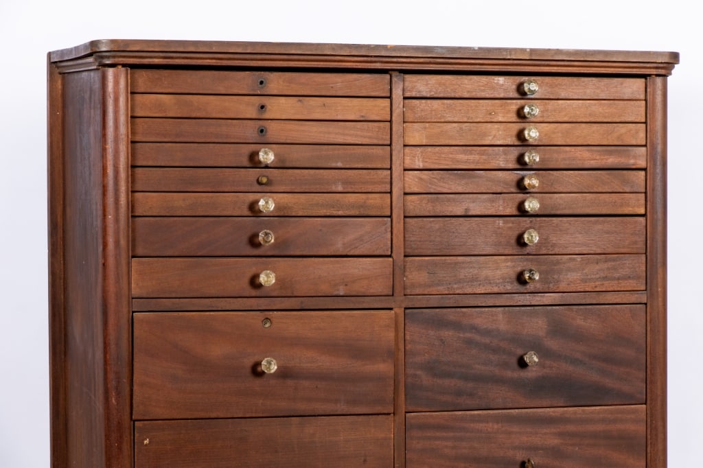 EARLY 20TH C. MAHOGANY DENTAL CABINET - 2