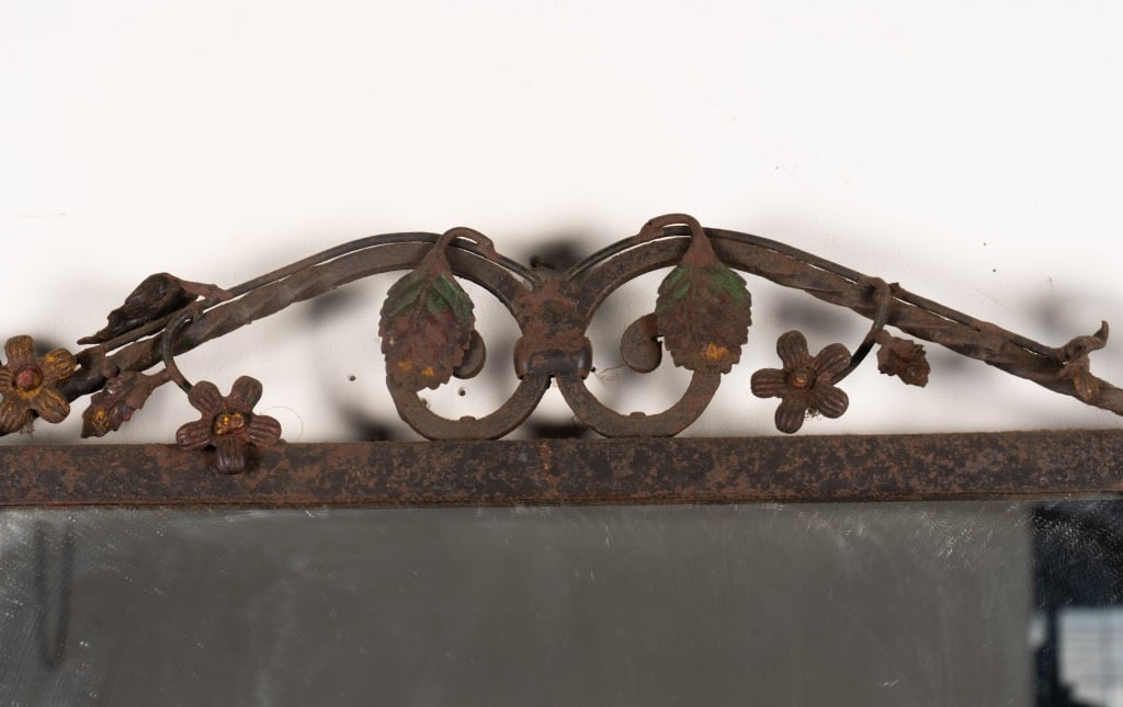METAL WALL MIRROR WITH FLORAL ACCENTS - 4