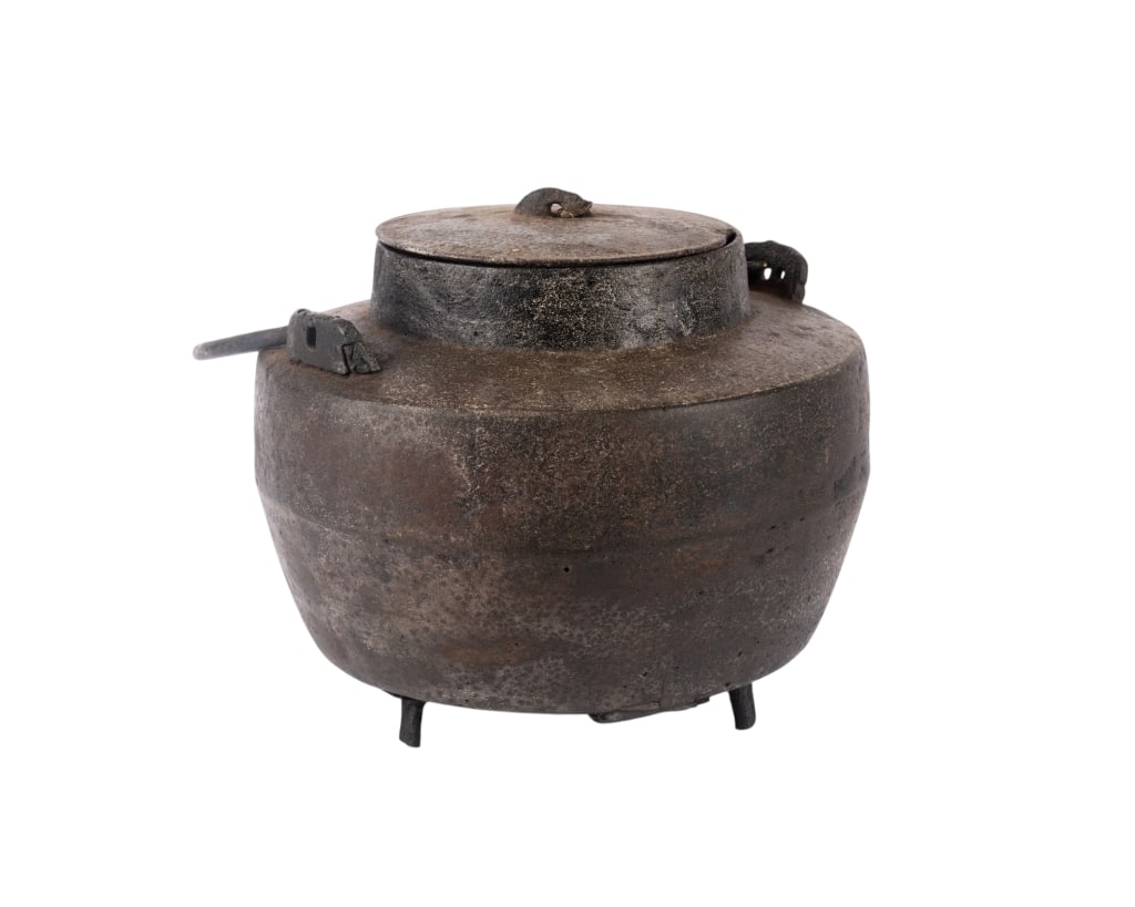 ANTIQUE WATER POT: Antique water pot. Approximate dimensions: h. 9", dia. 10" Disclaimer: Participating bidders must have a credit card on file with LiveAuctioneers in order for their bidding registration to be approved