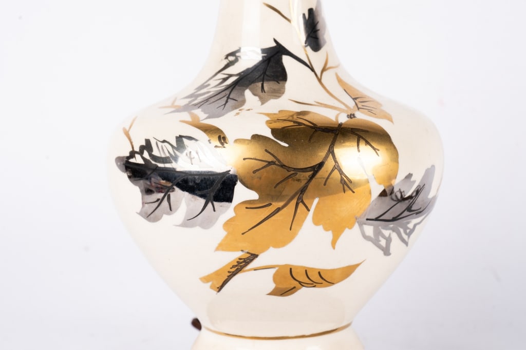 PAIR OF MID-CENTURY GLASS TABLE LAMPS - 4