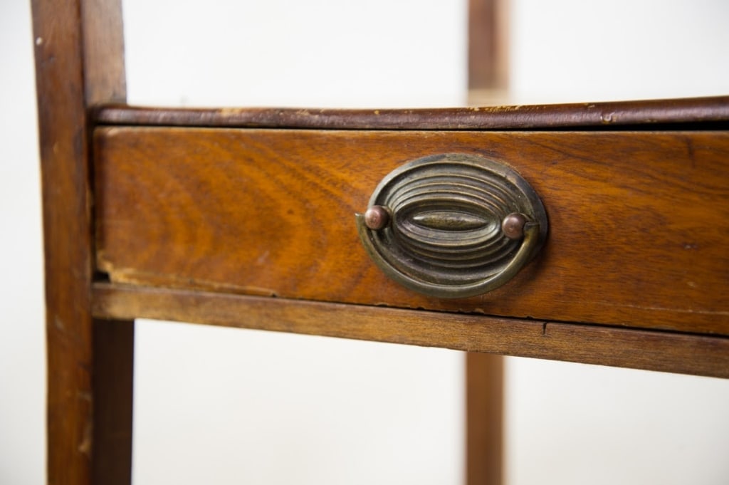 ANTIQUE MAHOGANY BEDSIDE TABLE - 8