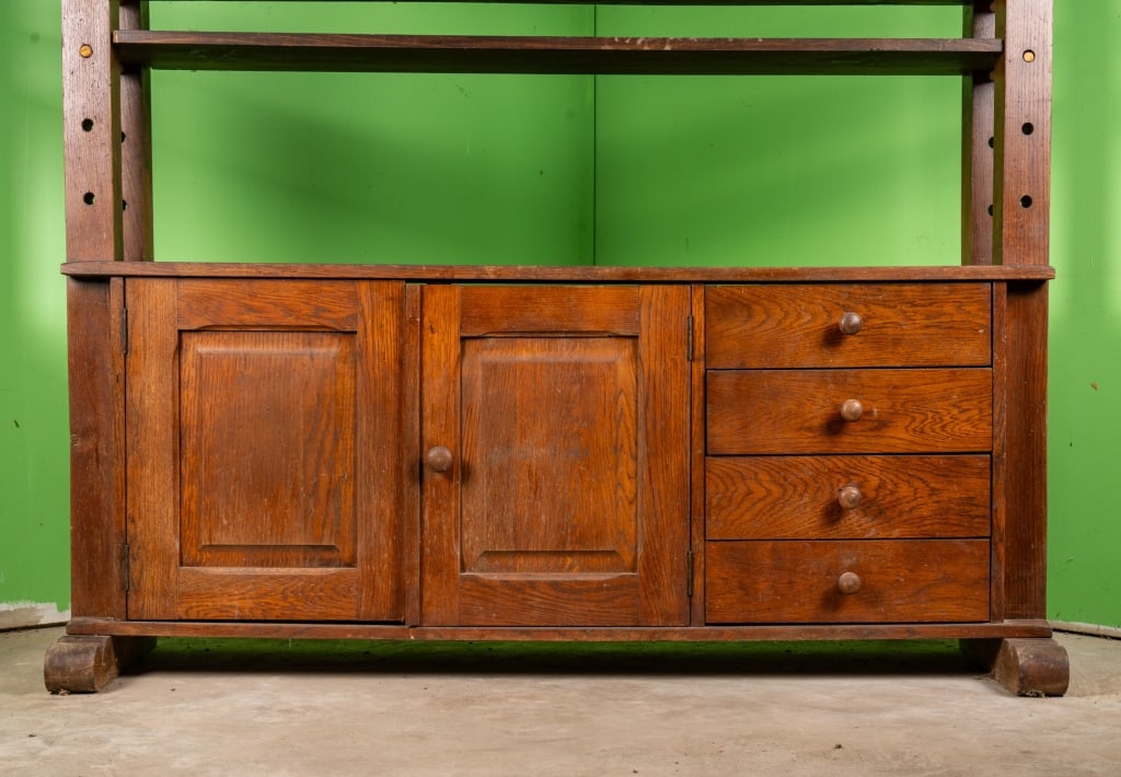 ARTS & CRAFTS OAK CUPBOARD - 3