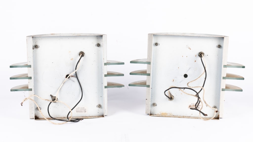 PAIR OF ART DECO STYLE WALL LIGHT FIXTURES - 4
