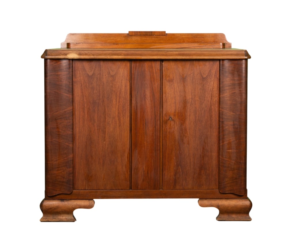 GERMAN ART DECO WALNUT SIDE SERVER BUFFET: German Art Deco walnut side server buffet with key and oak interior. Approximate dimensions: h. 40", w. 43", d. 20" Disclaimer: Participating bidders must have a credit card on file with