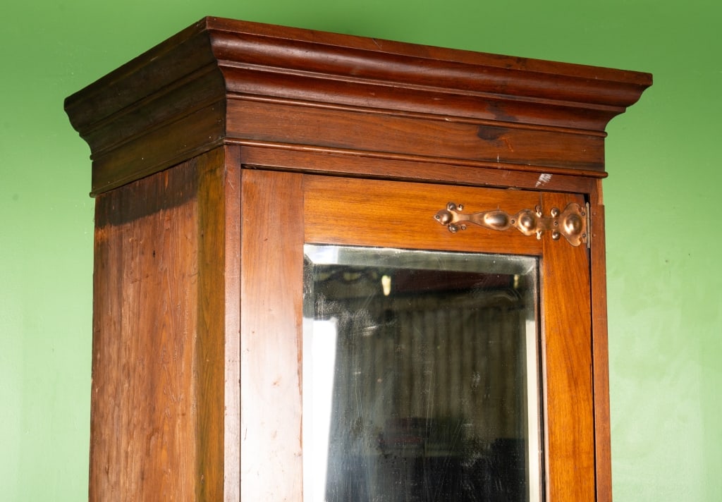 AMERICAN ART DECO SIDE CABINETS - 2