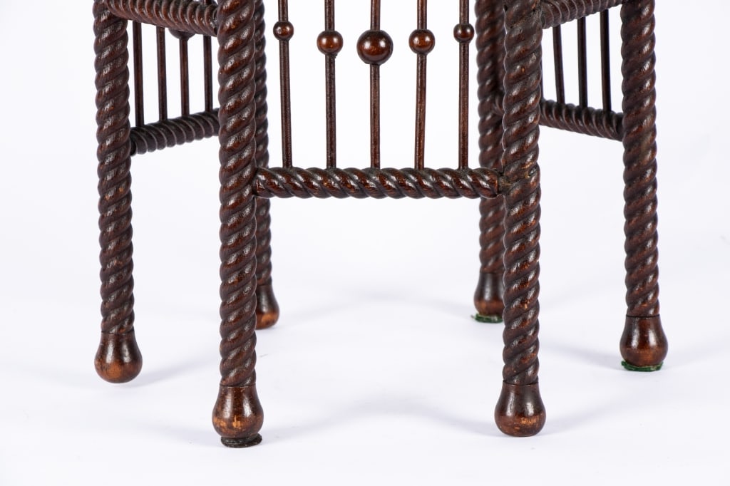 ARTS & CRAFTS SMALL ACCENT TABLE - 3