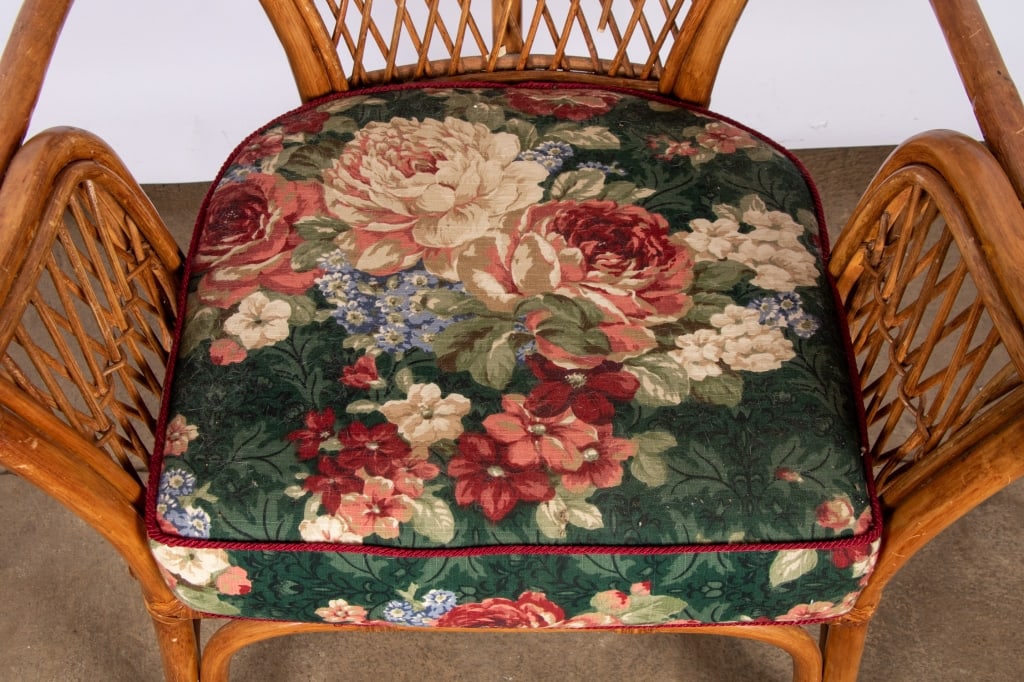HOLLYWOOD REGENCY STYLE RATTAN TABLE & 4 CHAIRS - 10