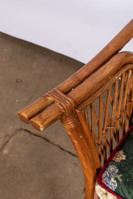 HOLLYWOOD REGENCY STYLE RATTAN TABLE & 4 CHAIRS - 11
