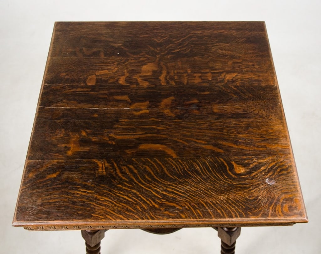 CHIPPENDALE STYLE MAHOGANY ACCENT TABLE - 10