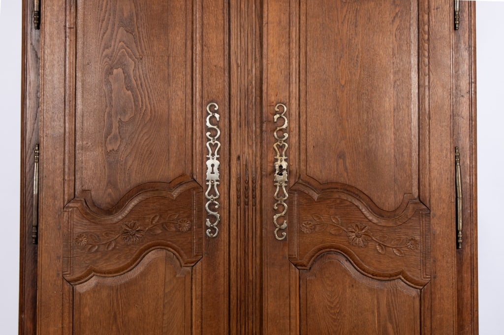 19TH CENTURY FRENCH OAK ARMOIRE - 3
