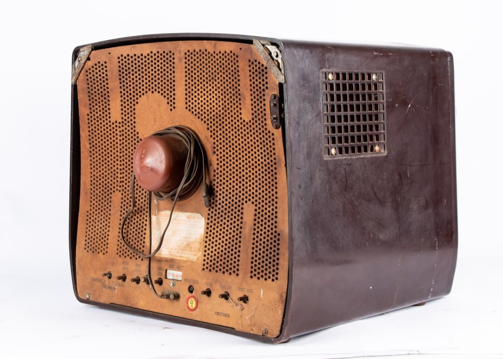VINTAGE MOTOROLA TELEVISION - 6