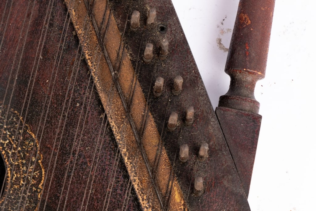 VINTAGE MANDOLIN HARP - 6