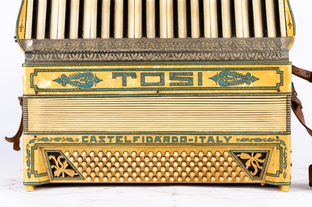 ITALIAN TOSI MUSIC COMPANY ACCORDION - 4