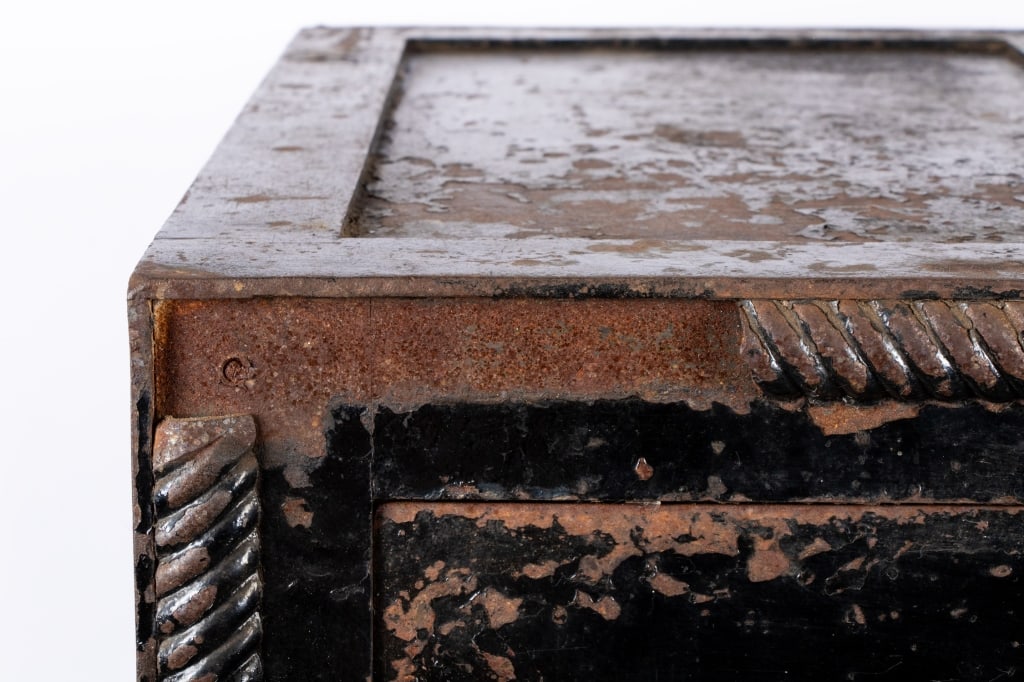 VINTAGE LOCKED COMBINATION SAFE ON WHEELS - 4