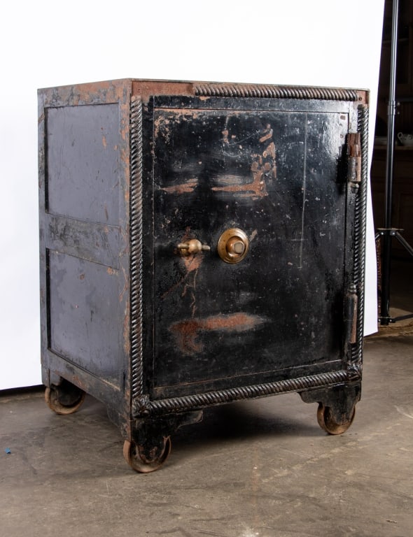 VINTAGE LOCKED COMBINATION SAFE ON WHEELS - 6