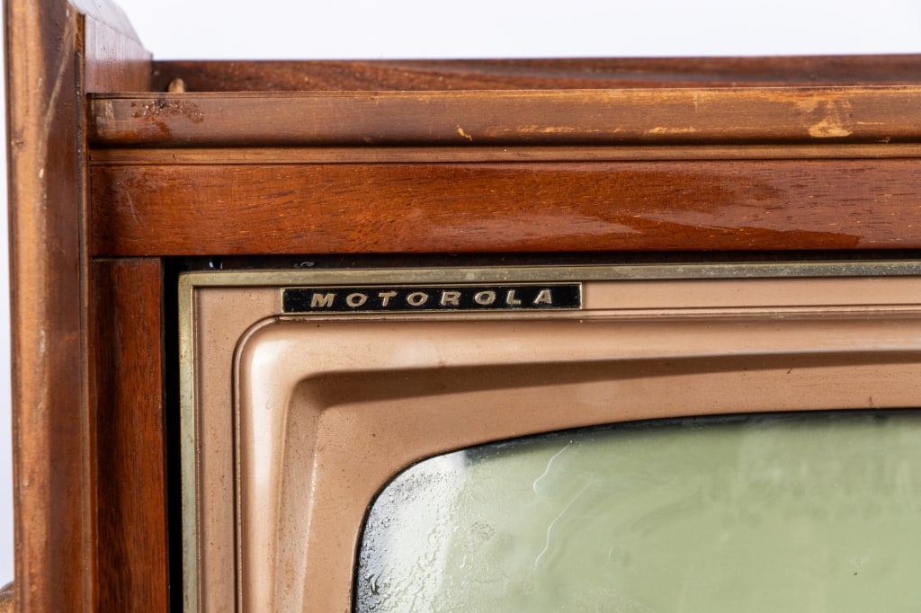 MID-CENTURY MOTOROLA - 4