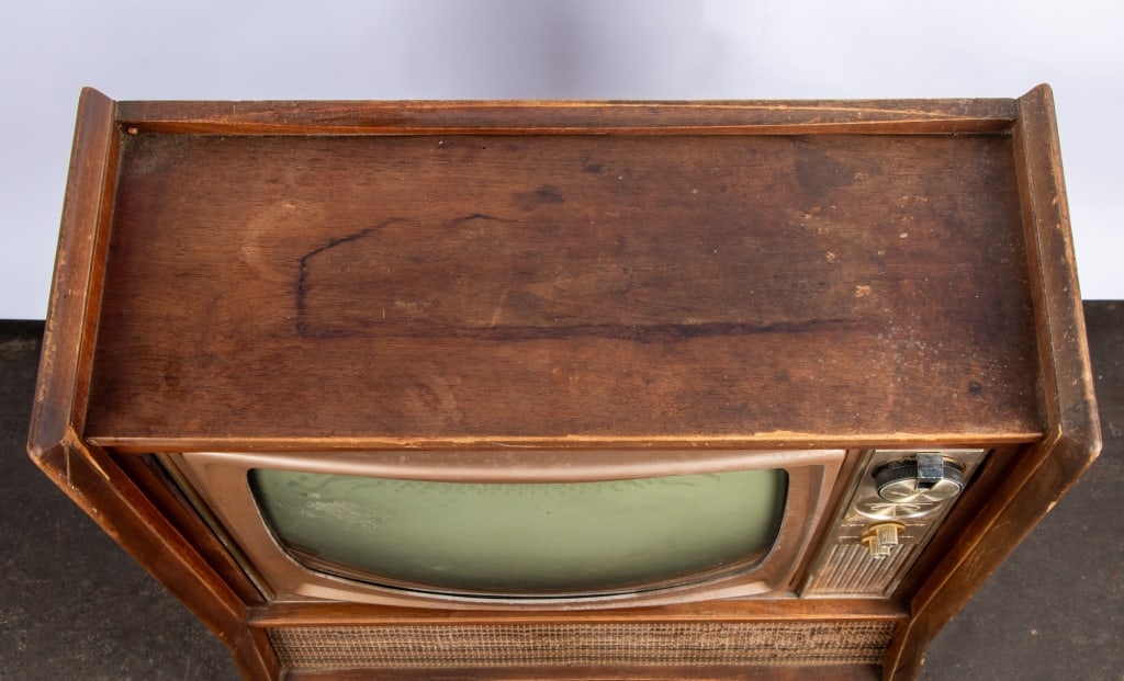 MID-CENTURY MOTOROLA - 6