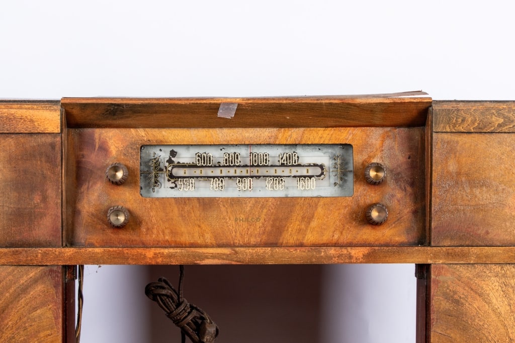 PHILCO TUBE RADIO WITH RECORD PLAYER - 4
