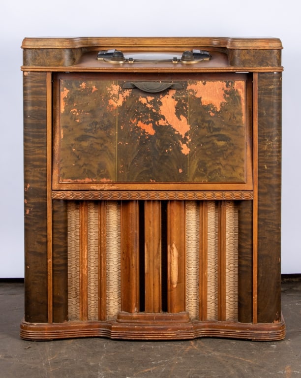 ZENITH TUBE RADIO WITH RECORD PLAYER - 2