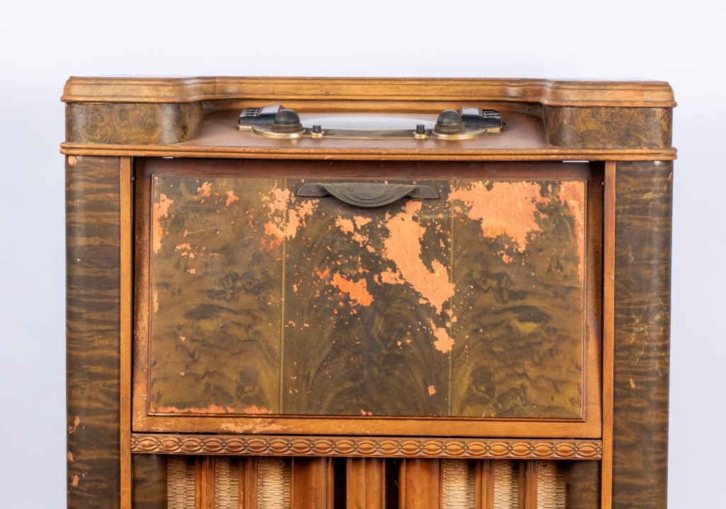 ZENITH TUBE RADIO WITH RECORD PLAYER - 4