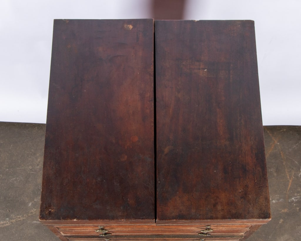 ANTIQUE FEDERAL STYLE MAHOGANY WASHSTAND - 5