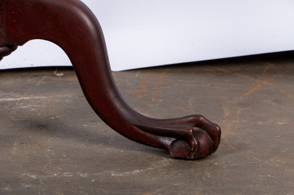 CHIPPENDALE STYLE MAHOGANY TILT TOP TABLE - 3