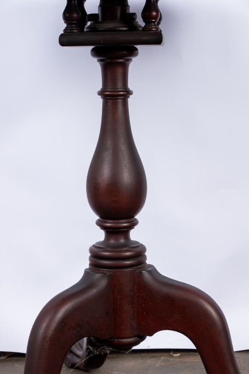 CHIPPENDALE STYLE MAHOGANY TILT TOP TABLE - 4