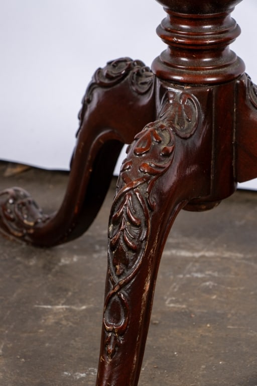 20TH CENTURY GEORGIAN STYLE PEDESTAL SIDE TABLE - 3