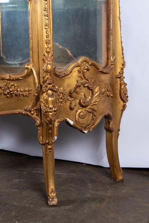 FRENCH LOUIS XV STYLE CURIO CABINET - 6