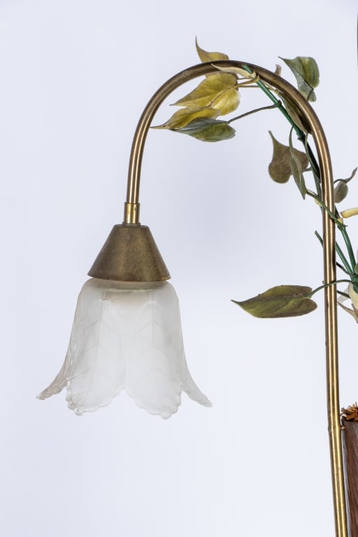 MID-CENTURY WALNUT & BRASS FLOOR LAMP - 3