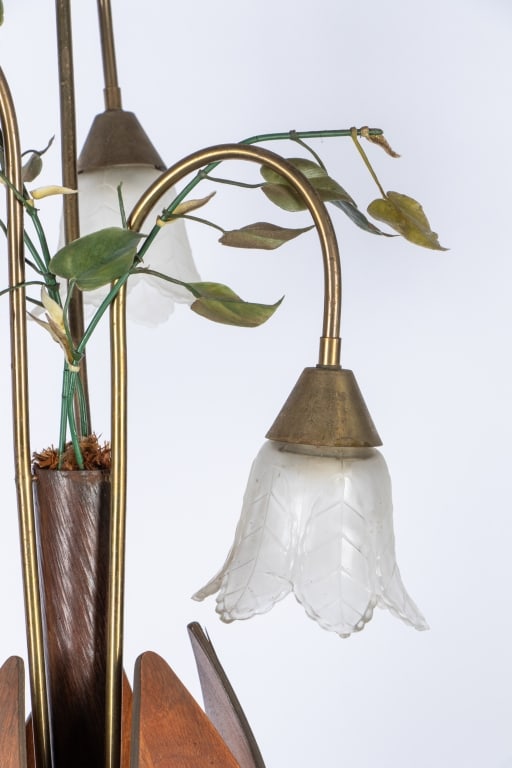 MID-CENTURY WALNUT & BRASS FLOOR LAMP - 4