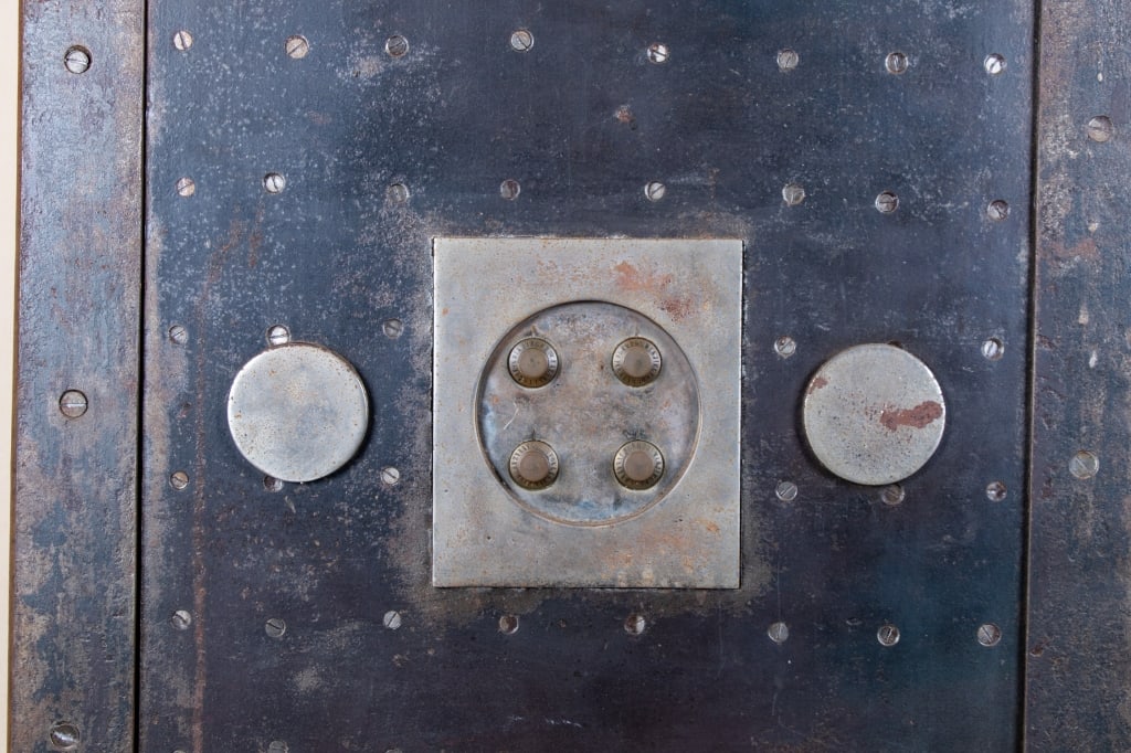 19TH CENTURY HAFNER JEWELER SAFE - 5