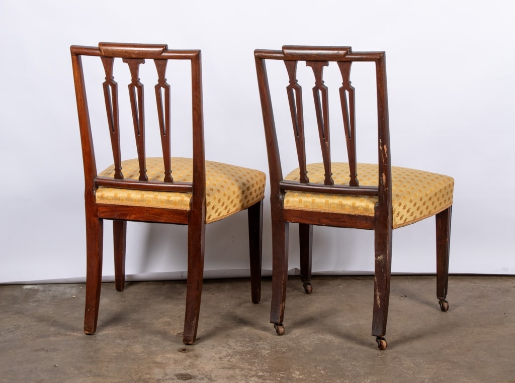 SET OF 4 HEPPLEWHITE STYLE MAHOGANY CHAIRS - 10