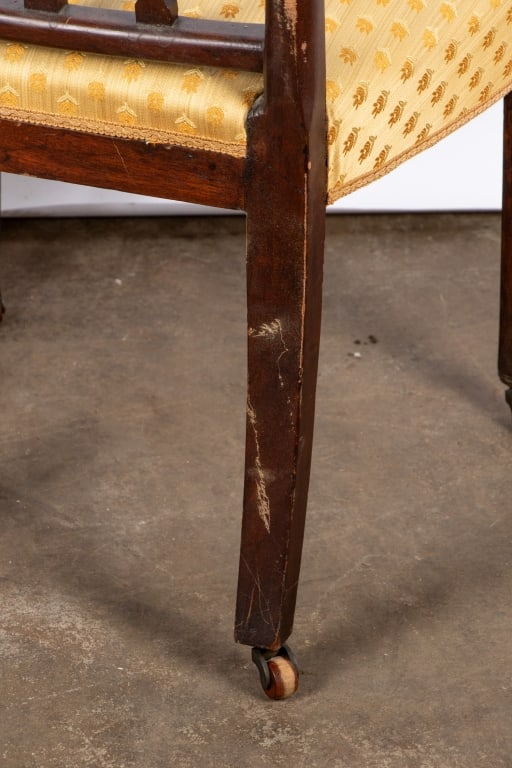 SET OF 4 HEPPLEWHITE STYLE MAHOGANY CHAIRS - 11