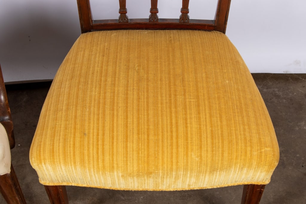 SET OF 4 HEPPLEWHITE STYLE MAHOGANY CHAIRS - 3